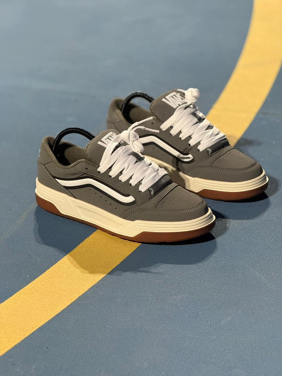 Vans hylane